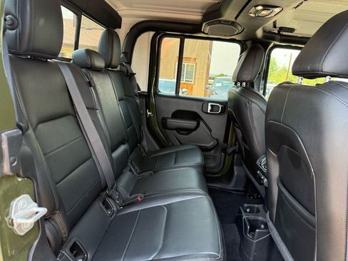 Used 2023 Jeep Gladiator Sport image 23