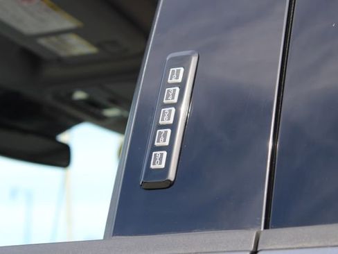 Used 2024 Ford F250 Lariat w/ Black Appearance Package image 19