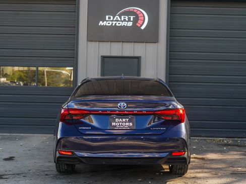 Used 2019 Toyota Avalon Limited image 6