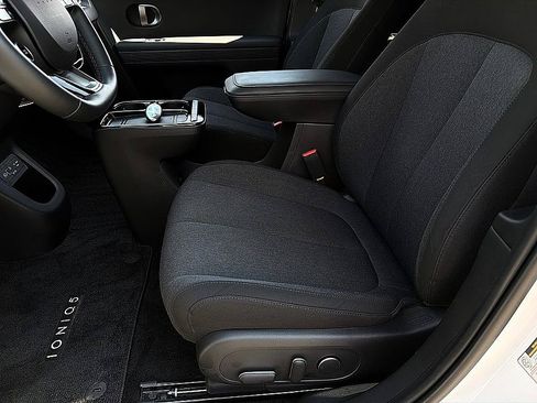 Certified 2025 Hyundai Ioniq 5 SE RWD image 11