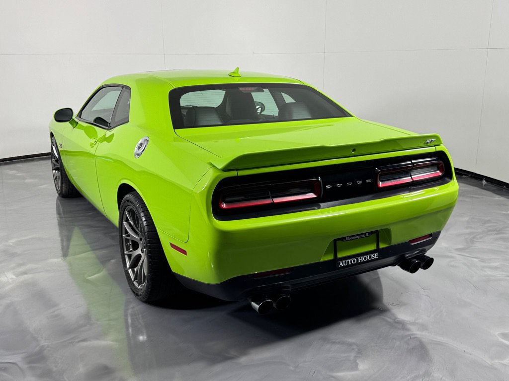 Used 2015 Dodge Challenger SRT w/ Technology Group RWD image 7