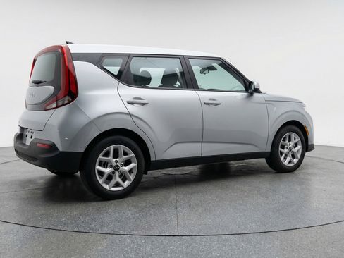 Used 2025 Kia Soul LX w/ LX Technology Package image 9