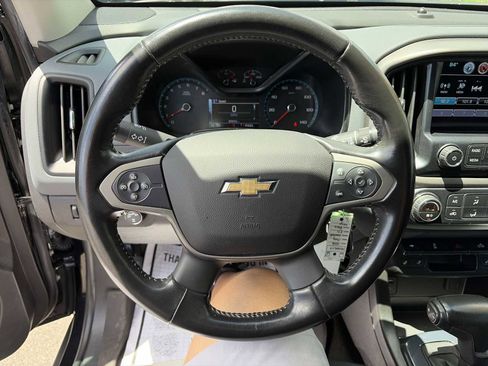 Used 2018 Chevrolet Colorado Z71 w/ Z71 Midnight Edition image 11