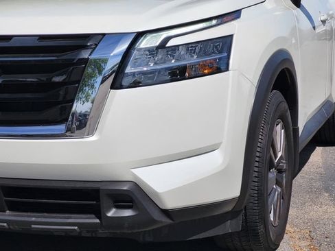 Certified 2022 Nissan Pathfinder SV w/ Cargo Package FWD image 5