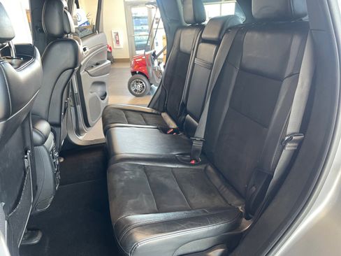 Used 2021 Jeep Grand Cherokee Laredo X image 17