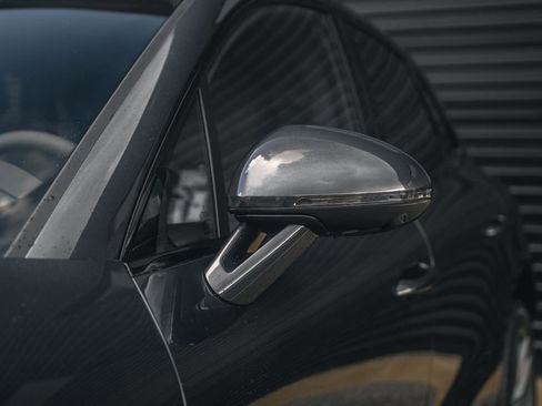 New 2025 Porsche Macan image 9