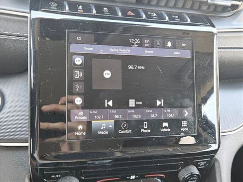 Used 2023 Jeep Grand Cherokee Laredo RWD image 11