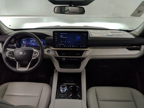 New 2025 Ford Explorer Active w/ Active Comfort Package image 13