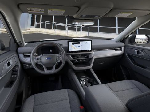 Used 2025 Ford Explorer Active RWD image 10