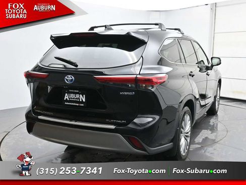 Used 2023 Toyota Highlander Platinum image 4