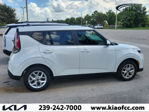 Certified 2025 Kia Soul S FWD image 7