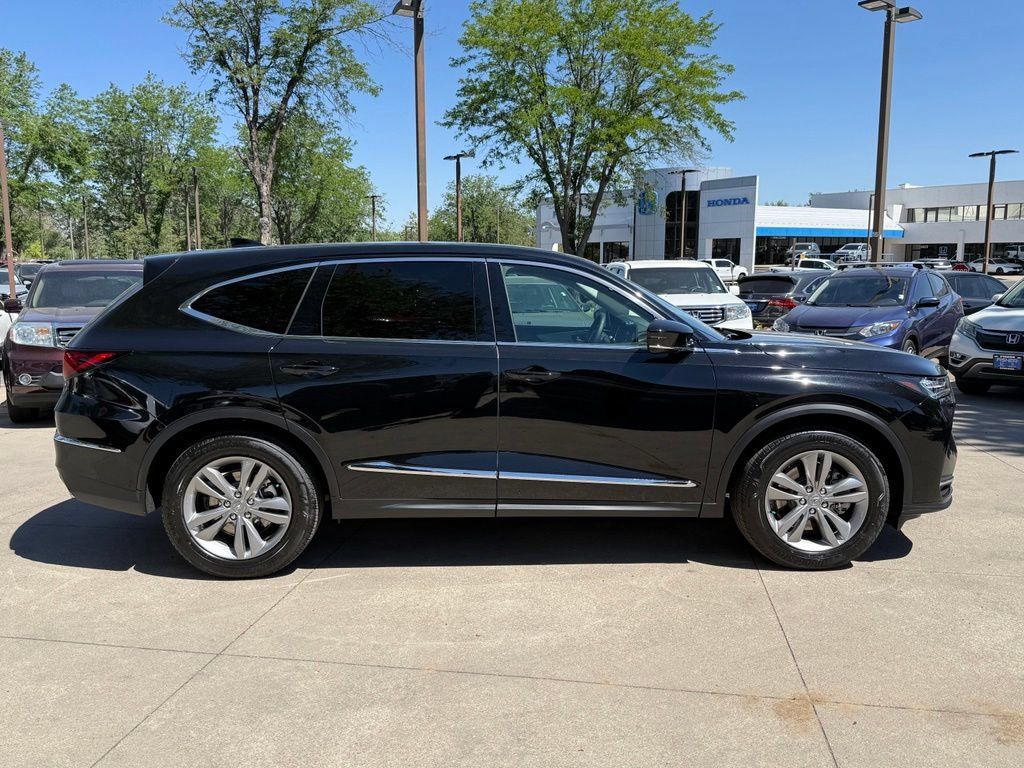 Used 2026 Acura MDX SH-AWD image 5
