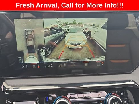 Used 2025 GMC Sierra 1500 AT4 w/ Technology Package AWD/4WD image 18