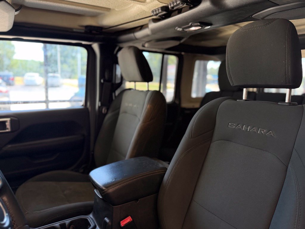 Used 2018 Jeep Wrangler Unlimited Sahara AWD/4WD image 6