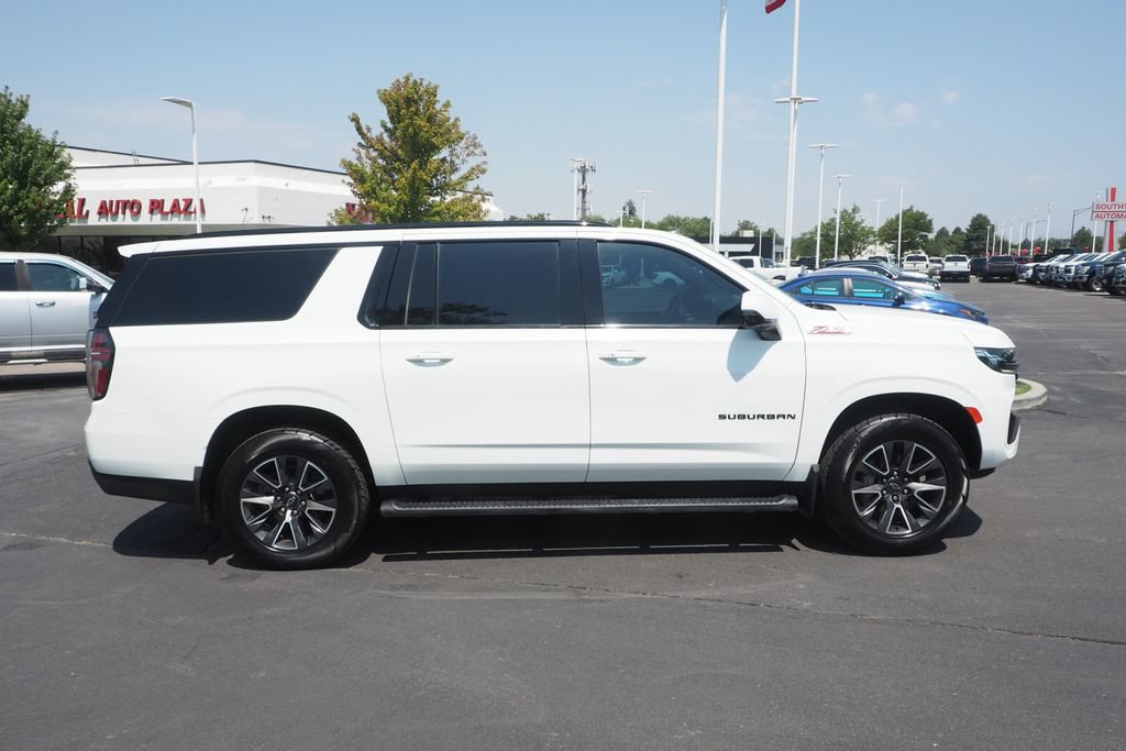 Used 2024 Chevrolet Suburban Z71 w/ Luxury Package AWD/4WD image 8