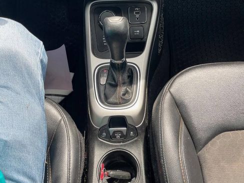 Used 2019 Jeep Compass Latitude w/ Popular Equipment Group AWD/4WD image 19