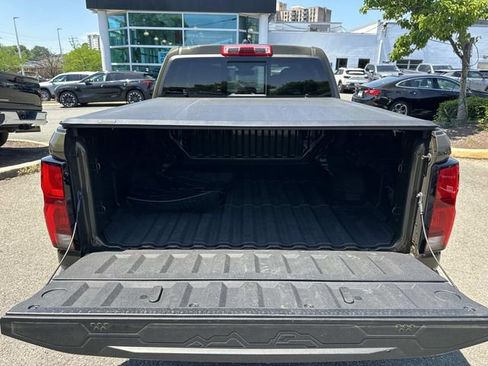 Used 2024 Chevrolet Colorado LT w/ LT Convenience Package III RWD image 15