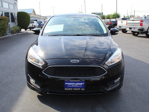 Used 2016 Ford Focus SE w/ SE Sport Package FWD image 10