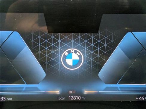 Used 2025 BMW 530i xDrive w/ Premium Package image 10