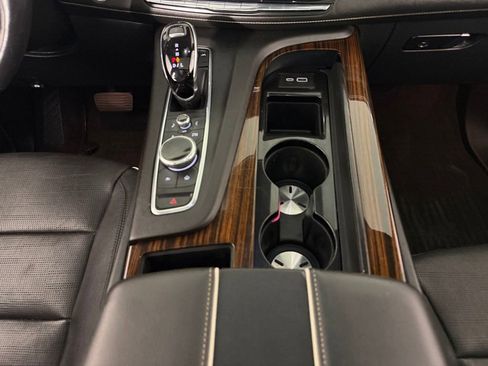 Used 2022 Cadillac Escalade ESV Premium Luxury w/ LPO, Floor Liner Package AWD/4WD image 16