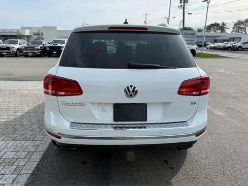 Used 2016 Volkswagen Touareg Executive image 7
