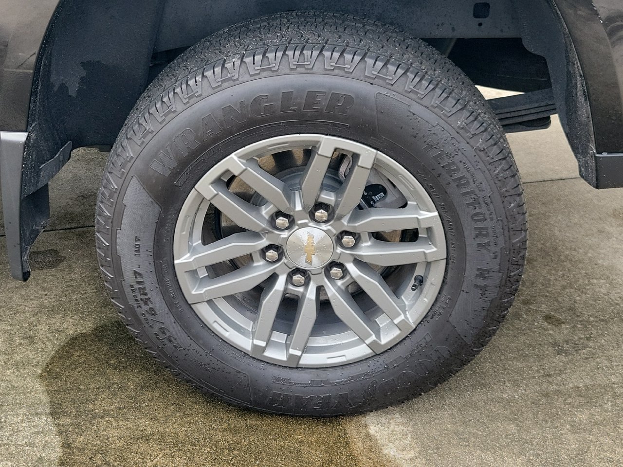 Used 2024 Chevrolet Colorado LT RWD image 5