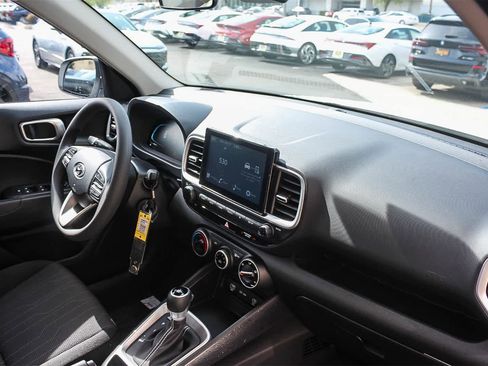New 2026 Hyundai Venue SE image 22