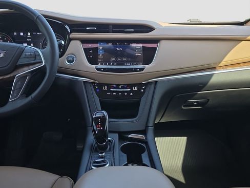 Used 2024 Cadillac XT5 Premium Luxury w/ Platinum Package AWD/4WD image 14