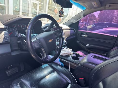 Used 2020 Chevrolet Suburban LT RWD image 7