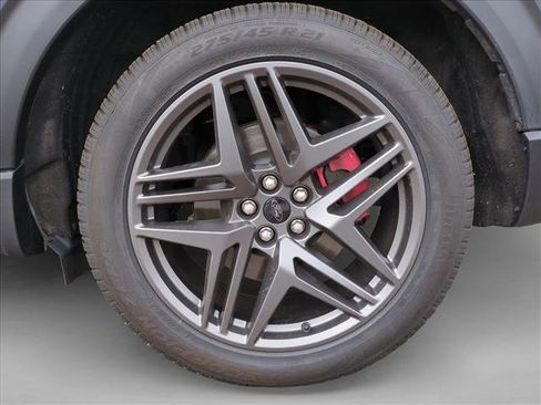 Used 2025 Ford Explorer ST image 24