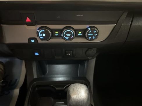 Used 2022 Toyota Tacoma SR w/ SR Convenience Package RWD image 15