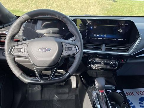 New 2026 Chevrolet Trax RS w/ Sunroof Package FWD image 14