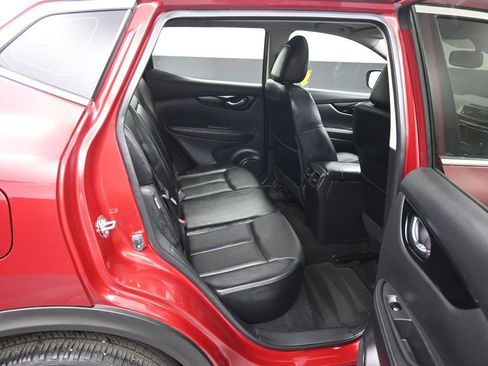 Used 2022 Nissan Rogue Sport SL w/ Premium Package image 38