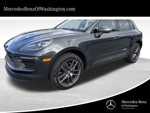Used 2025 Porsche Macan image 1