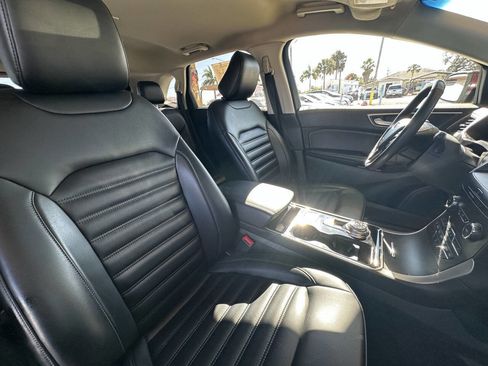 Used 2020 Ford Edge SEL image 23