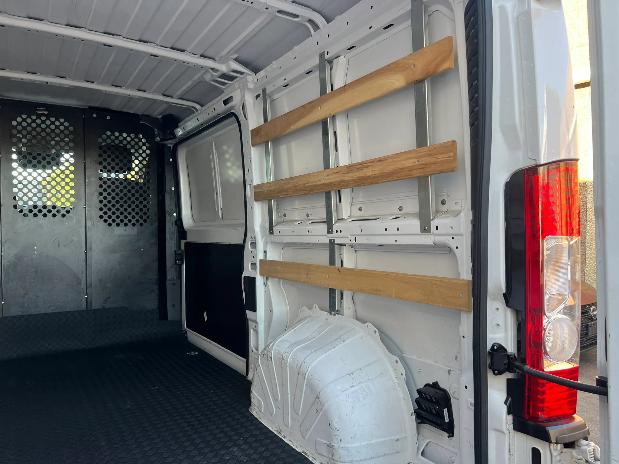 Used 2025 RAM ProMaster 2500 w/ U-Haul Equipment Group FWD image 12