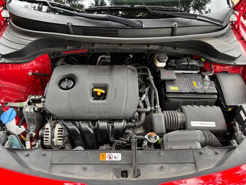 Used 2025 Kia Soul LX w/ LX Technology Package FWD image 32