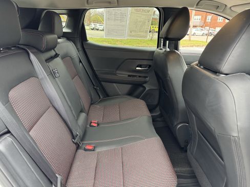 Used 2025 Nissan Kicks SR w/ Illumination Package image 33