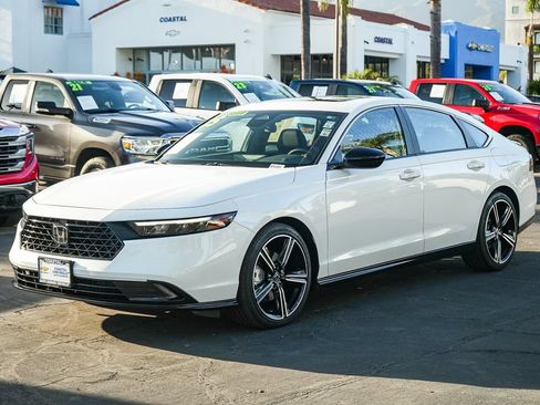 Used 2025 Honda Accord Sport image 3