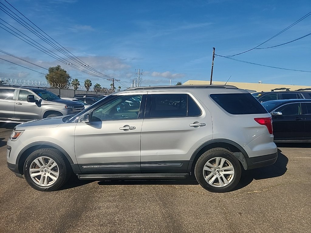Used 2018 Ford Explorer XLT w/ Equipment Group 201A AWD/4WD image 9