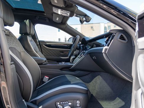 Used 2025 Bentley Flying Spur Plug-In Hybrid image 39