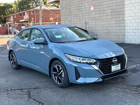 New 2025 Nissan Sentra SV image 3