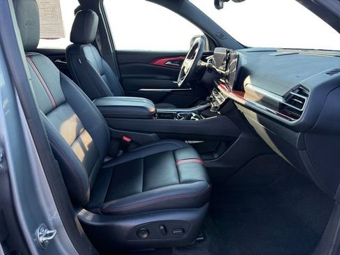 Used 2024 Chevrolet Traverse RS image 15