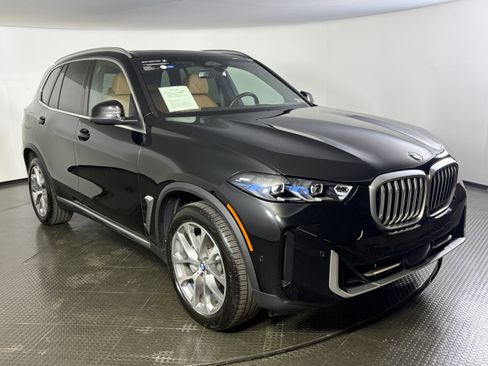 Certified 2026 BMW X5 xDrive40i w/ Climate Comfort Package AWD/4WD image 3