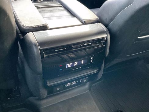 Used 2023 Jeep Wagoneer 4WD image 16