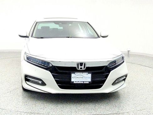 Used 2019 Honda Accord Touring image 2