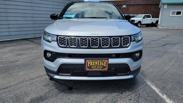 Used 2025 Jeep Compass Limited AWD/4WD image 3