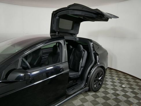 Used 2024 Tesla Model X AWD/4WD image 17