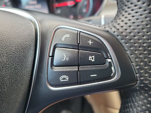 Used 2019 Mercedes-Benz GLC 300 image 18