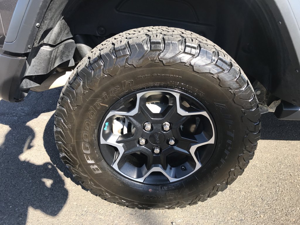 Used 2023 Jeep Wrangler Unlimited Rubicon 4xe w/ Cold Weather Group AWD/4WD image 33